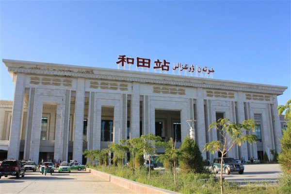花都區(qū)到和田物流專線安全快捷的貨運(yùn)選擇